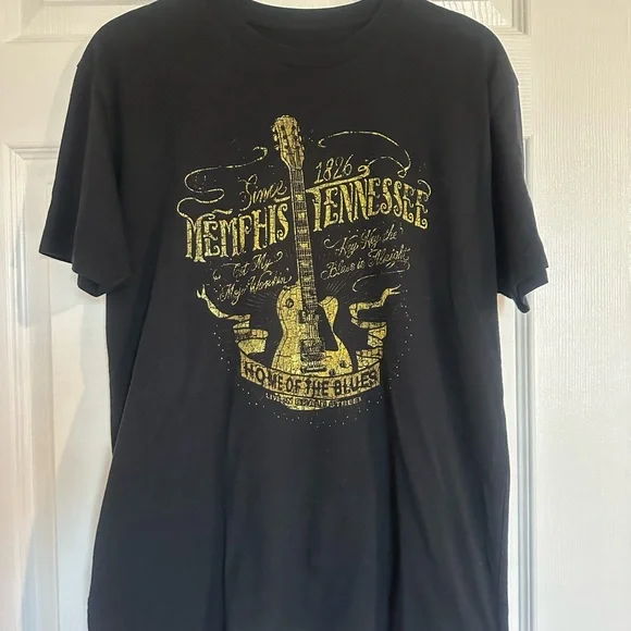 Memphis Tennessee Black T-Shirt - Picture 1 of 2